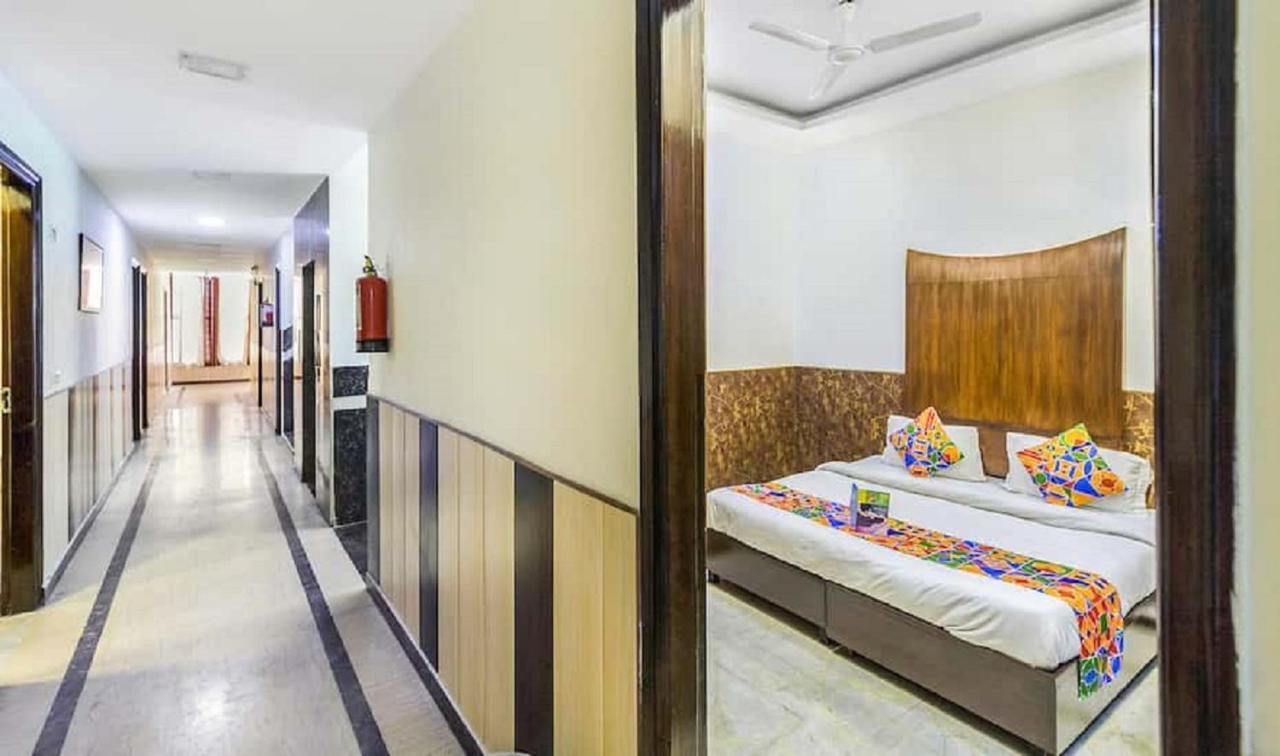 Del Fox Hotel, Delhi Airport Нью-Дели Экстерьер фото