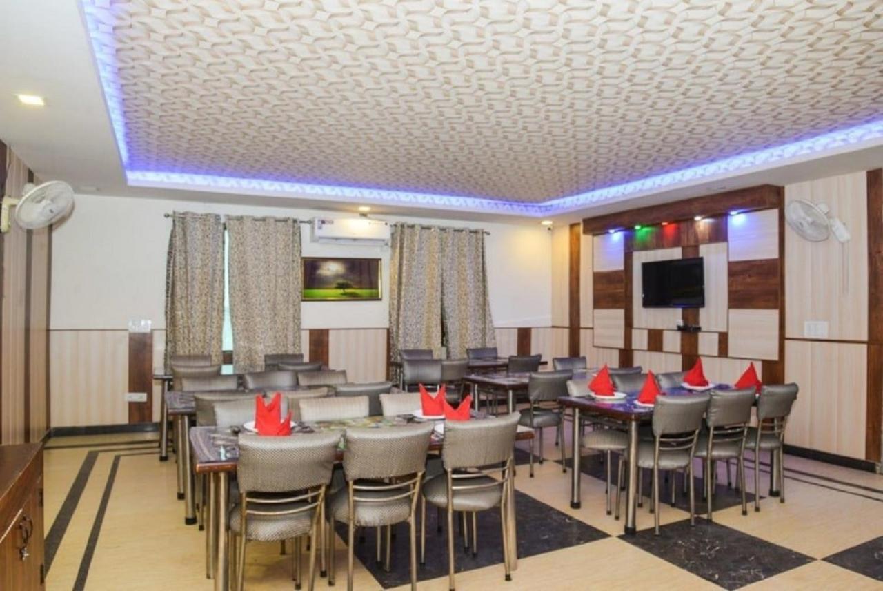 Del Fox Hotel, Delhi Airport Нью-Дели Экстерьер фото