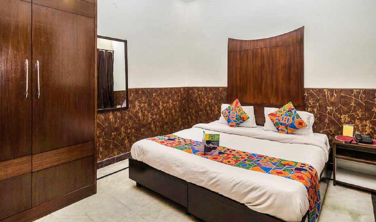 Del Fox Hotel, Delhi Airport Нью-Дели Экстерьер фото
